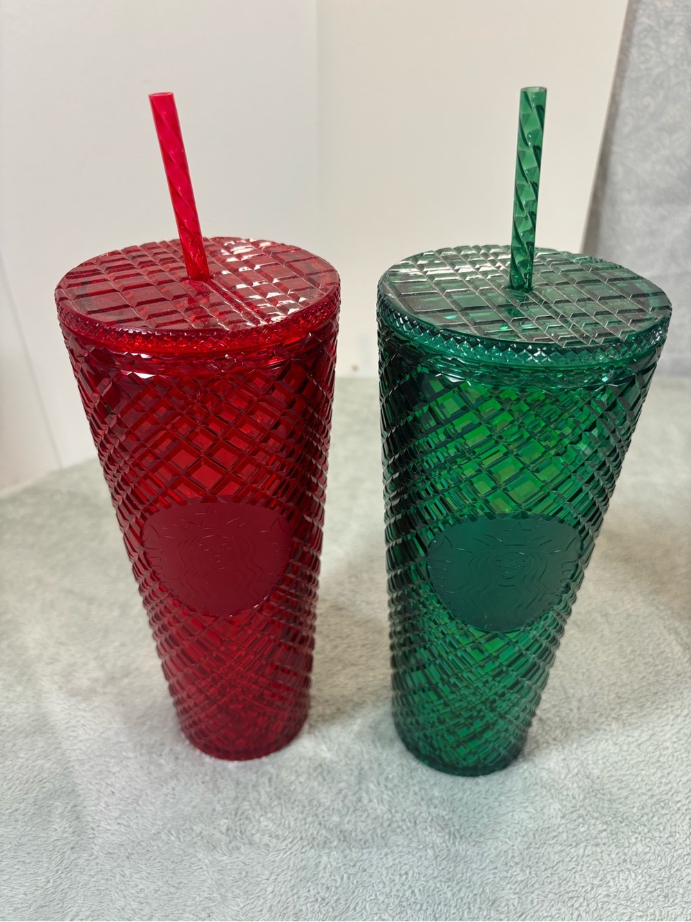 Starbucks Holiday 2022 Jeweled Studded Venti Tumbler Set - Merlot Red & Emerald